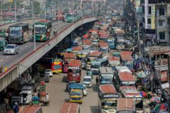 ছবিতে রাজধানীর ব্যস্ত সকালের চিত্র