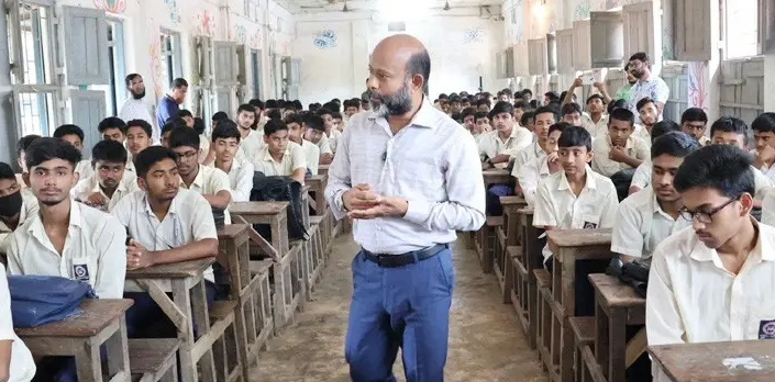 বই পড়ার অভ্যাস বাড়াতে শিক্ষাপ্রতিষ্ঠানে নতুন উদ্যোগ